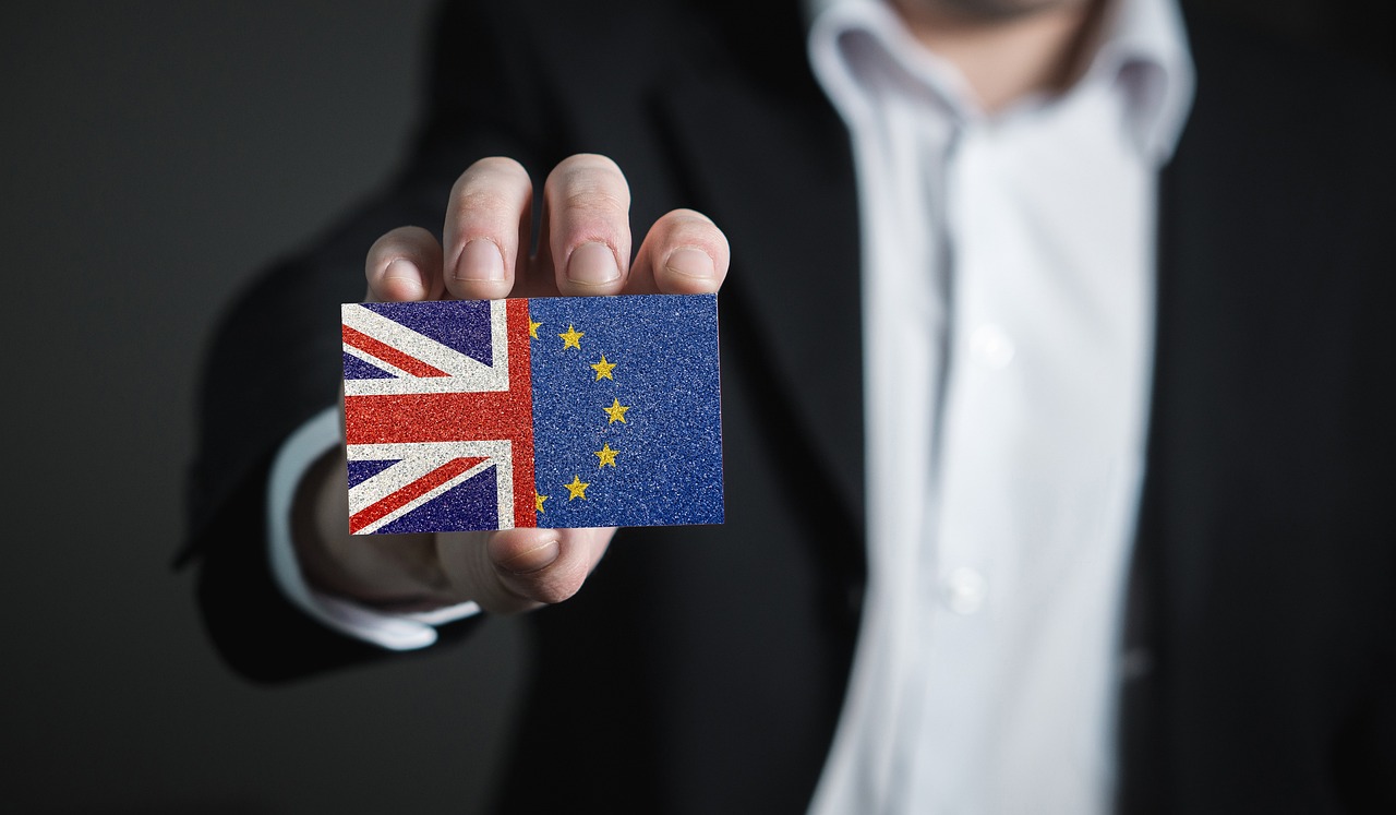 英拉最新报道，泰国政治与经济新动态及其全球影响分析